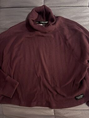 Calvin Klein Ribbed Crop Turtleneck - Wine